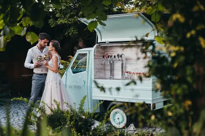 La Petite Prosecco Van